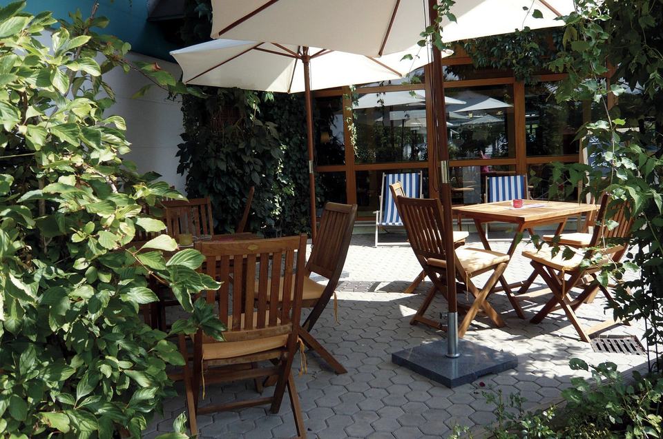 Sonnenterrasse des Bistros